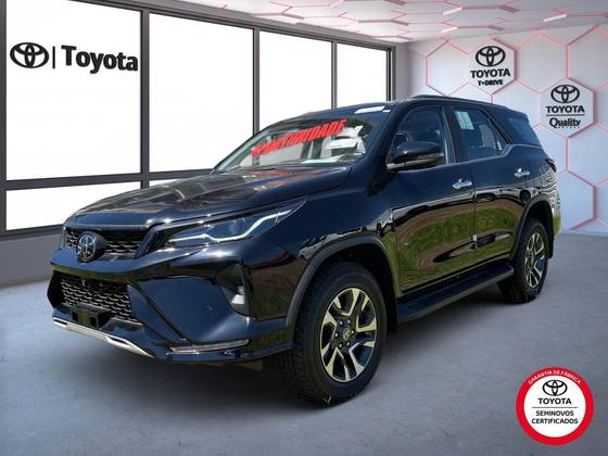 TOYOTA HILUX SW4 2.8 D-4D TURBO DIESEL SRX PLATINUM 4X4 AUTOMÁTICO